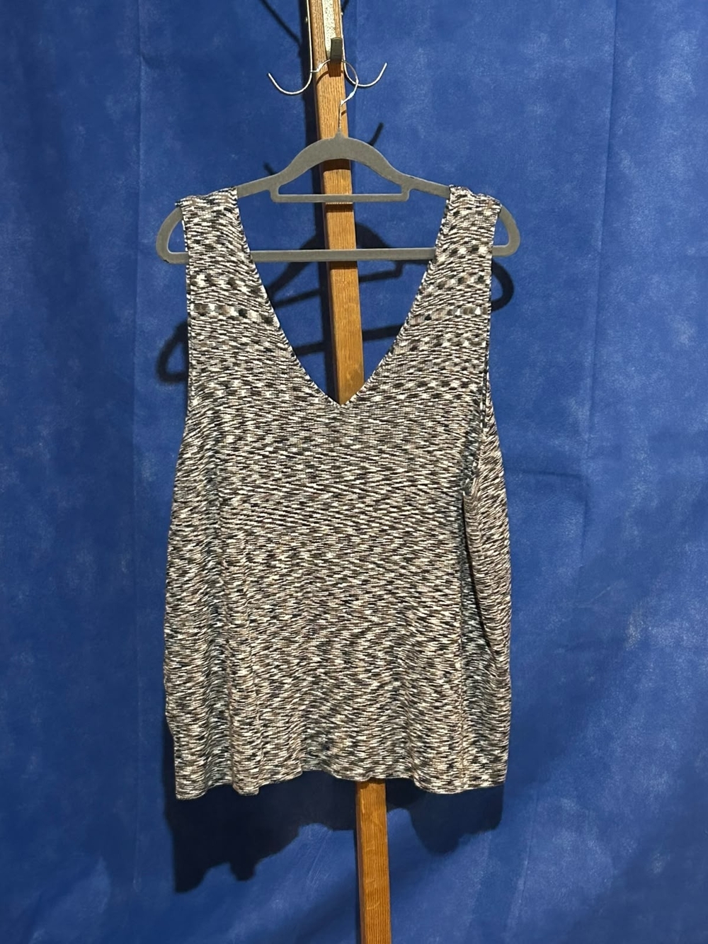 Penningtons Black & White V-Neck Knit Tank
